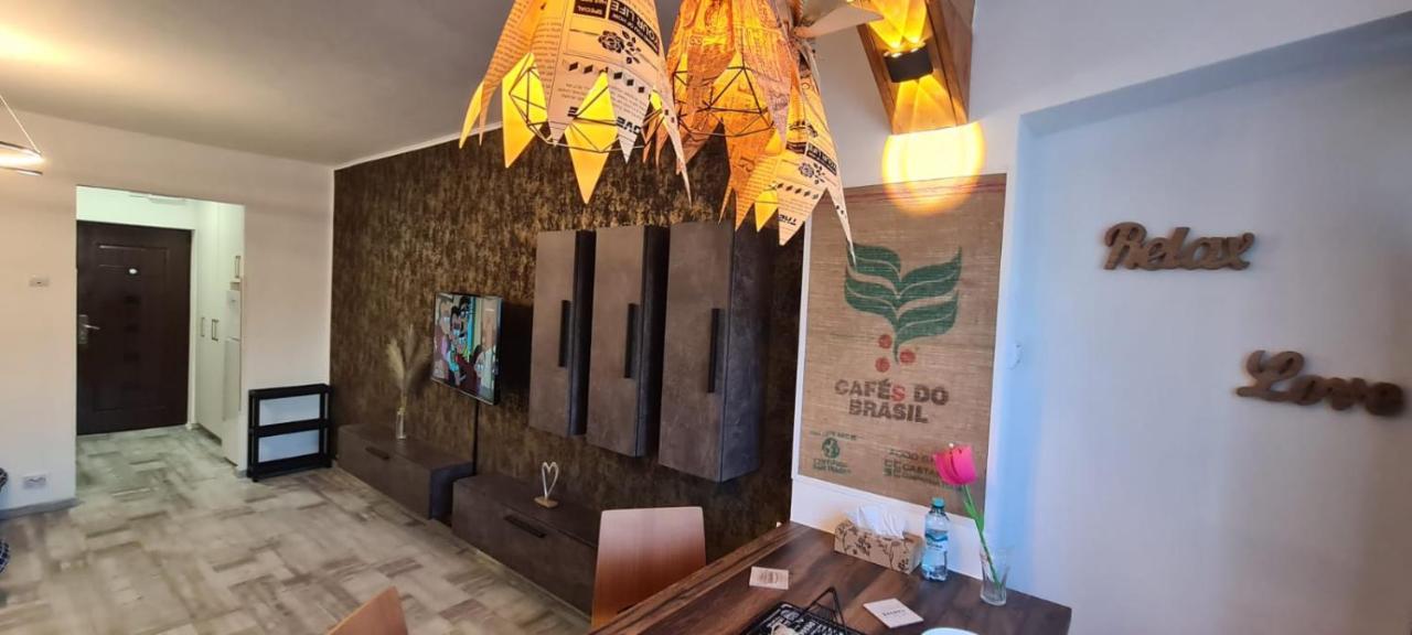 Tiki'S Bar Studio Бухарест Экстерьер фото