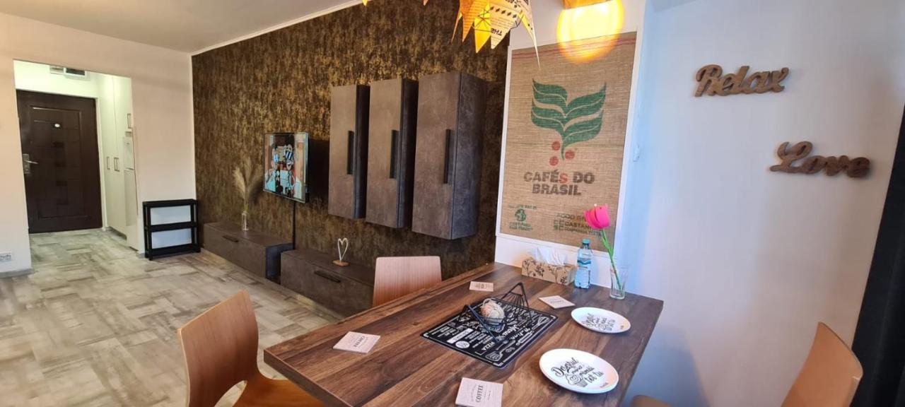 Tiki'S Bar Studio Бухарест Экстерьер фото