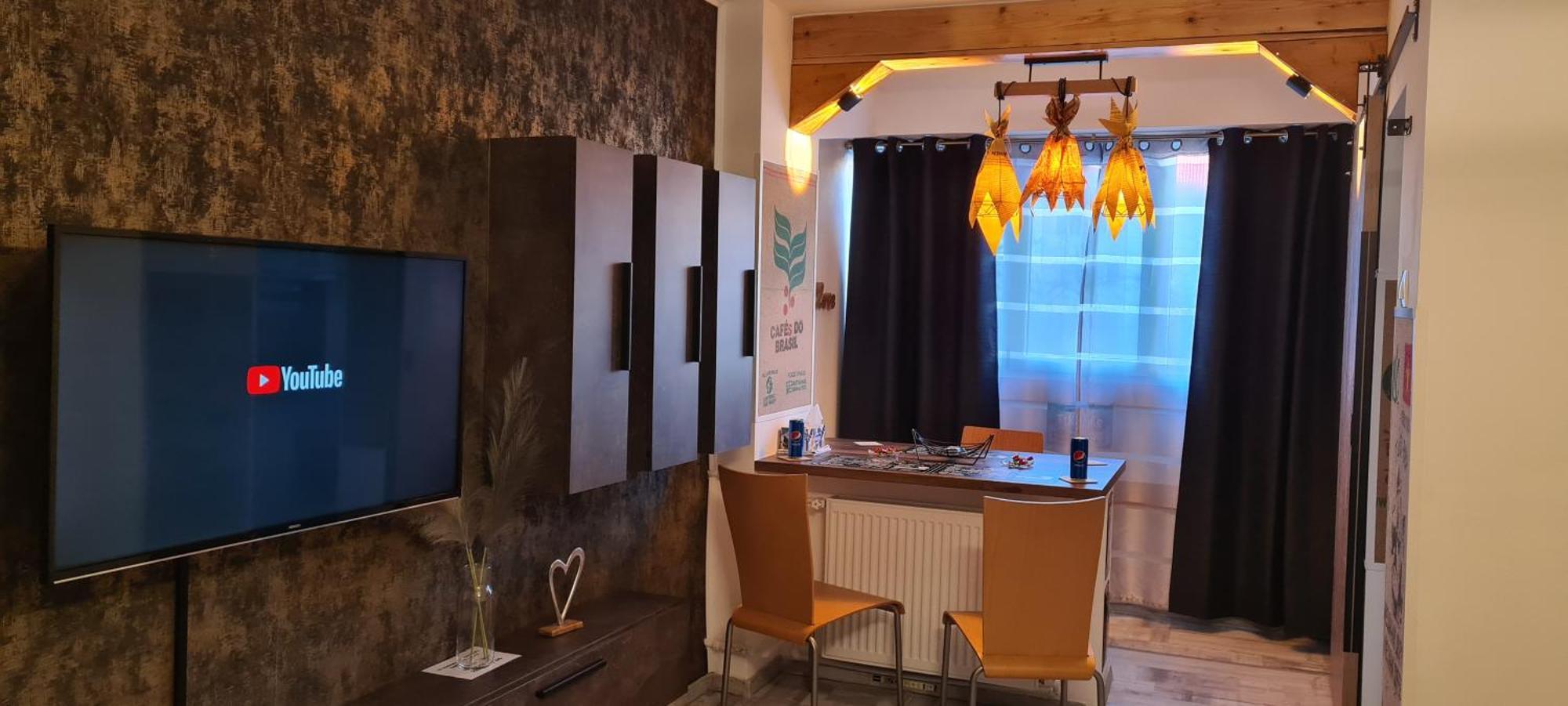 Tiki'S Bar Studio Бухарест Экстерьер фото