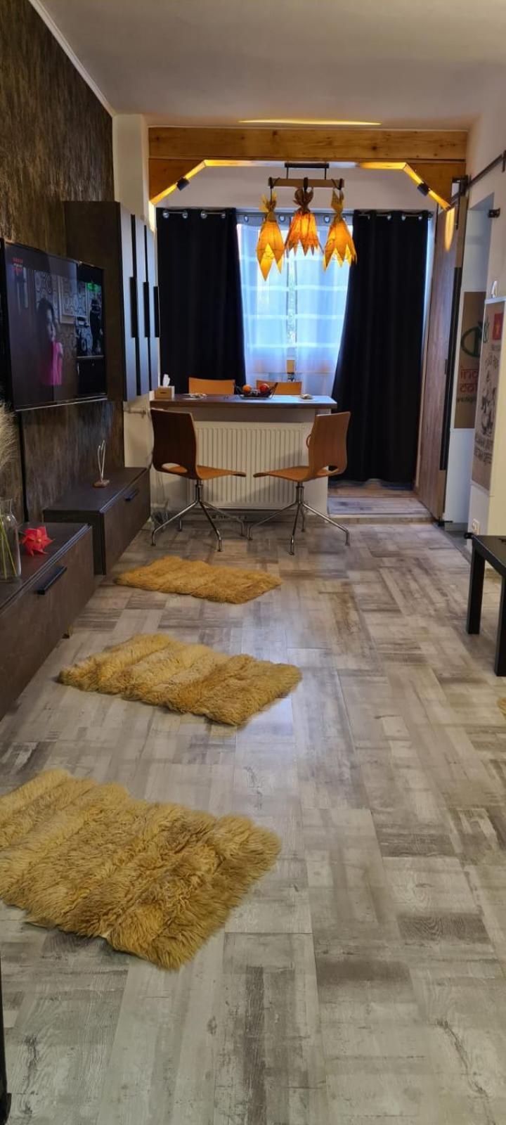 Tiki'S Bar Studio Бухарест Экстерьер фото